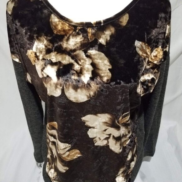 Entro Womens Medium Black & Floral Velvet Long Sleeve Top - Picture 4 of 5